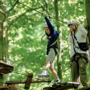 Klatrepark Go Fly klatrepark på Gavnø Slot Næstved klatring i trætoppene